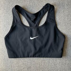 Nike Dri-Fit Swoosh Sport Bra
